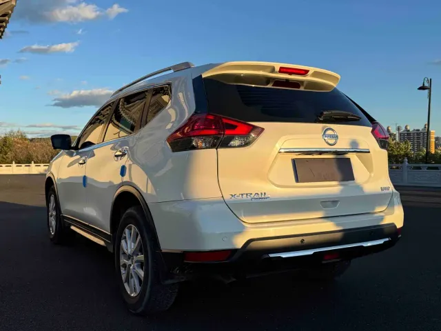 Nissan X-Trail — Фото автомобиля 4