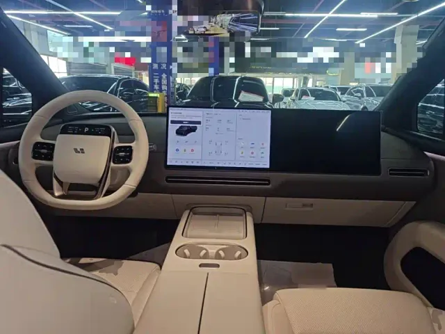 Li Auto i6 — Фото автомобиля 9