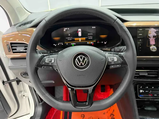 Volkswagen Tharu — Фото автомобиля 12