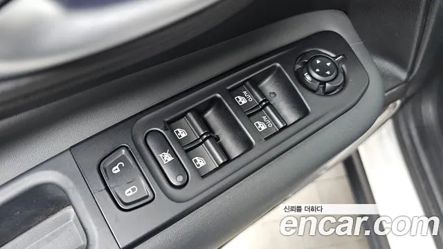 Jeep Renegade — Фото автомобиля 26