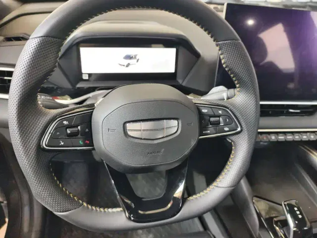 Geely Binyue — Фото автомобиля 4