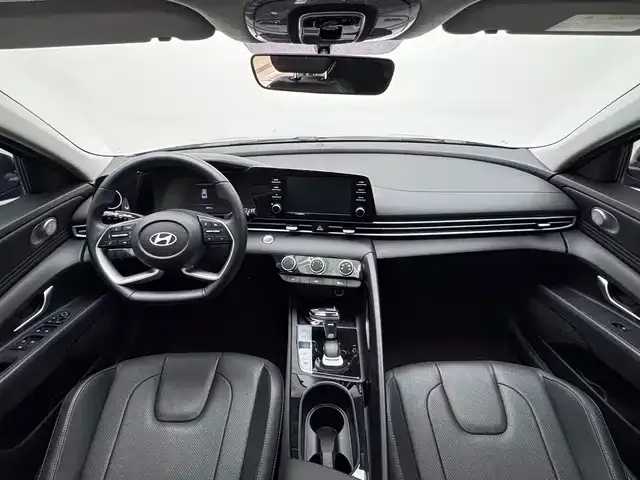 Hyundai Elantra — Фото автомобиля 6