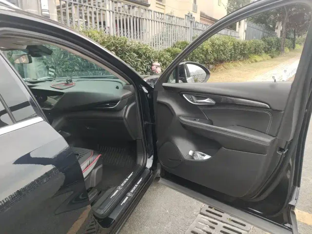 Buick Envision Plus — Фото автомобиля 19