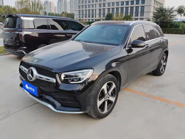 Фотография автомобиля — Mercedes-Benz GLC-Class