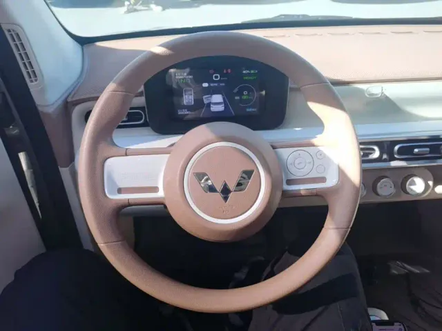 Wuling Hongguang Mini EV — Фото автомобиля 10