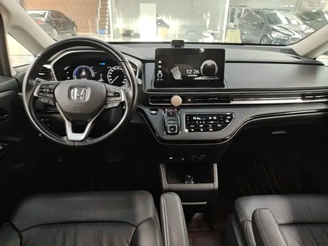 Honda Elysion — Фото автомобиля 9