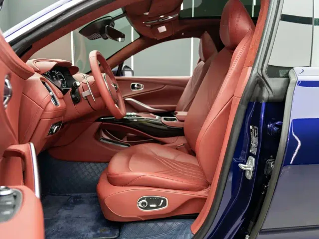 Aston Martin DBX — Фото автомобиля 8