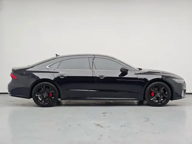 Audi A7L — Фото автомобиля 8