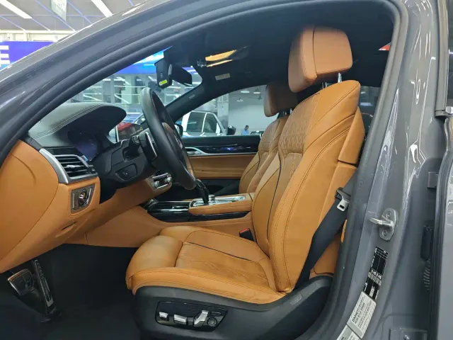 BMW 7 Series — Фото автомобиля 5