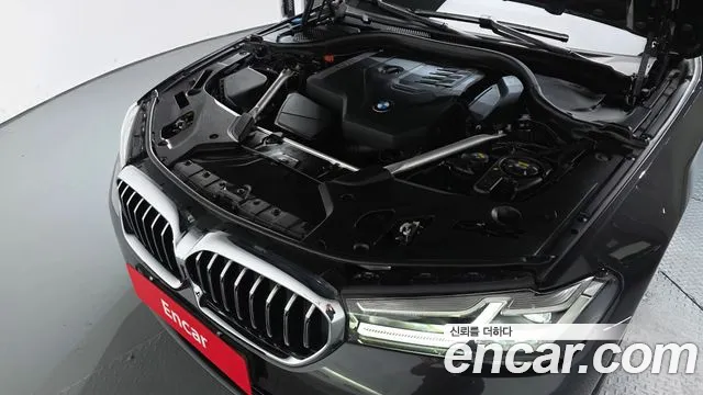 BMW 5-Series — Фото автомобиля 6
