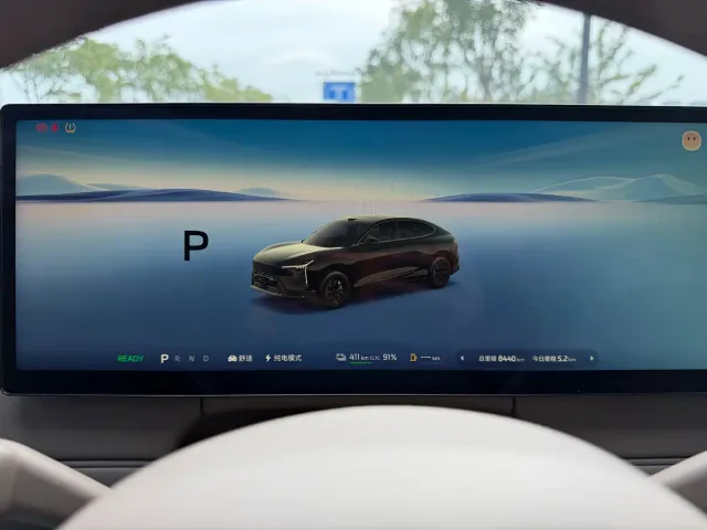 IM Motors LS6 — Фото автомобиля 16