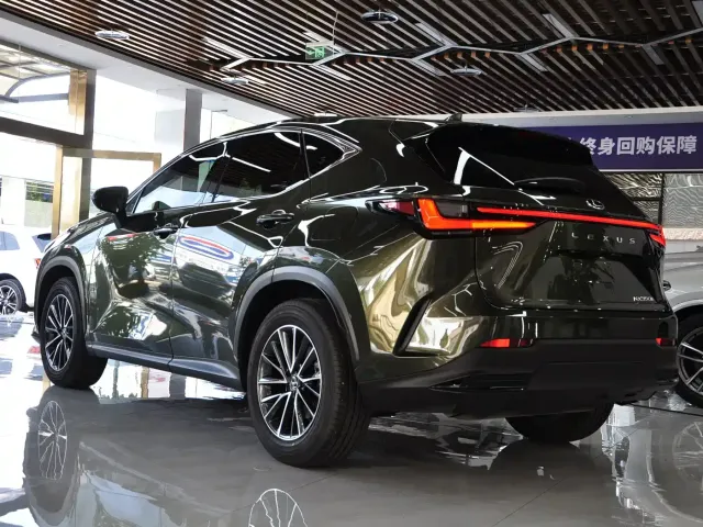 Lexus NX — Фото автомобиля 4