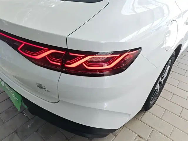 BYD Qin L — Фото автомобиля 7