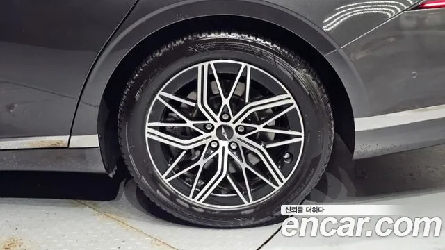 Genesis G90 Бензин 3.5 турбо AWD — Фото автомобиля 21