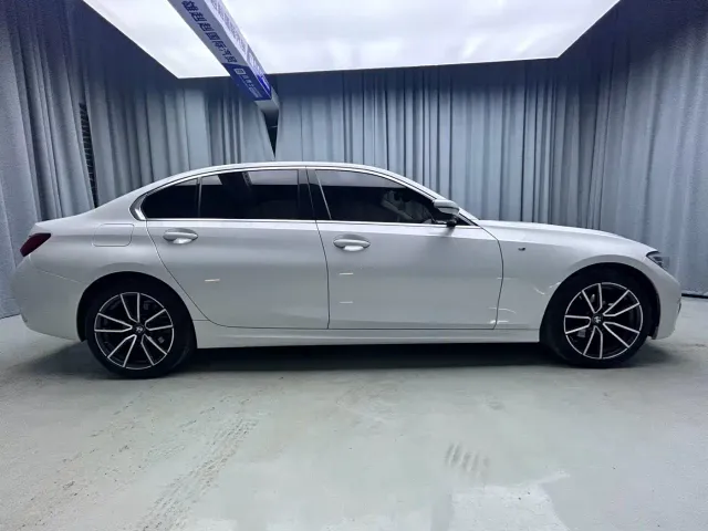 BMW 3 Series — Фото автомобиля 5