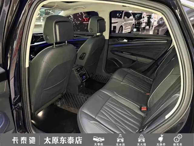Volkswagen Passat — Фото автомобиля 25