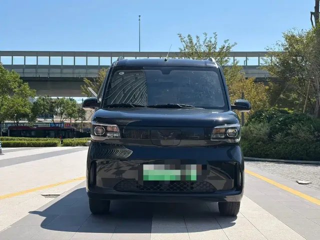 Wuling Zhiguang NEV — Фото автомобиля 2