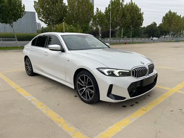 Фотография автомобиля — BMW 3 Series