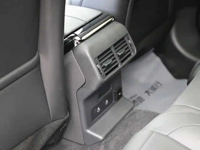 Land Rover Range Rover Velar — Фото автомобиля 19