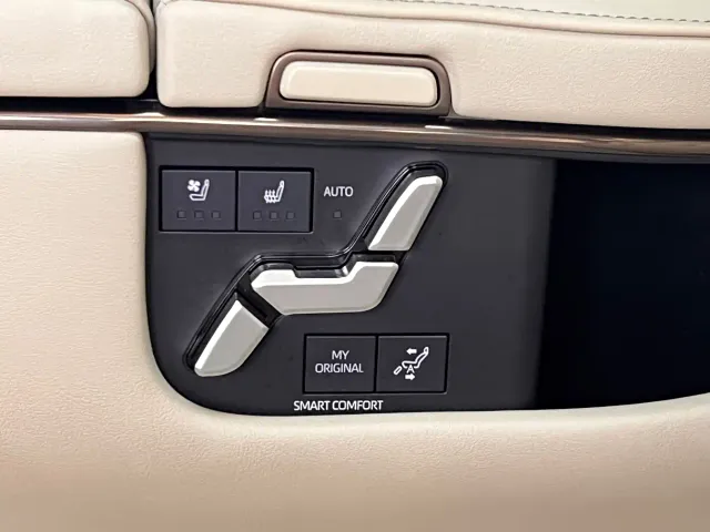 Toyota Alphard — Фото автомобиля 30