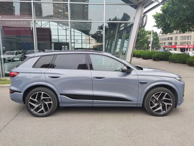 Audi Q6L e-tron — Фото автомобиля 7