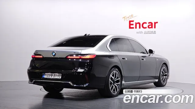 BMW 7-Series 7 серия (G70) 740i xDrive M Sport — Фото автомобиля 2