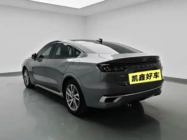 Ford Mondeo — Фото автомобиля 6
