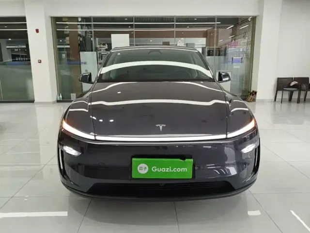 Tesla Model Y — Фото автомобиля 2
