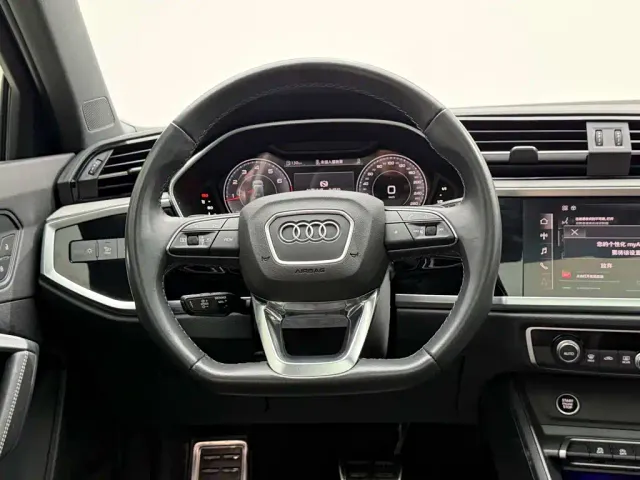 Audi Q3 — Фото автомобиля 14