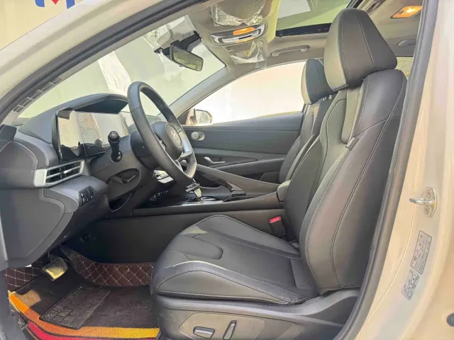 Hyundai Elantra — Фото автомобиля 7