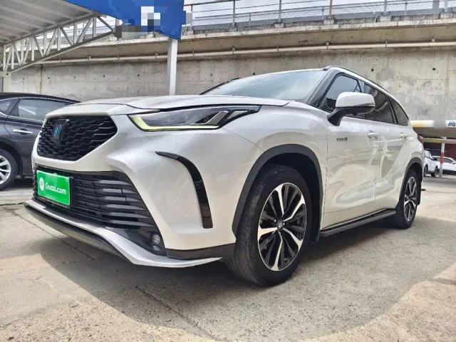 Фотография автомобиля — Toyota Crown Kluger