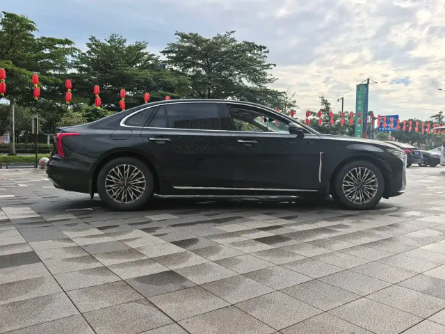 Hongqi H5 — Фото автомобиля 12