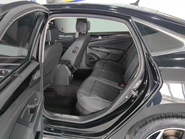 Volkswagen Passat — Фото автомобиля 11