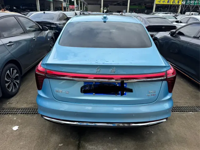 Hongqi H5 — Фото автомобиля 15