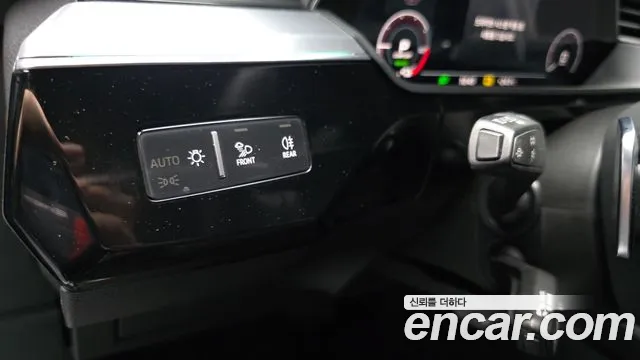 Audi e-tron — Фото автомобиля 26
