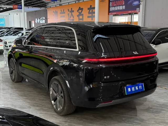 Li Auto L8 — Фото автомобиля 3