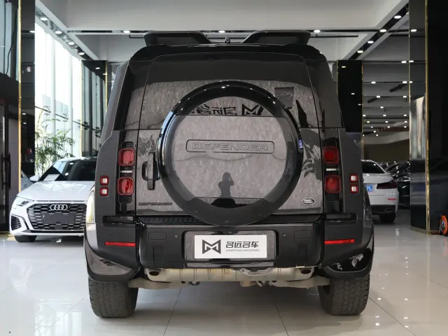 Land Rover Defender — Фото автомобиля 21