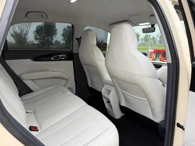 Geely Starry Wish — Фото автомобиля 16