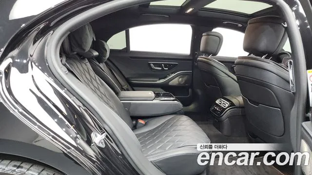 Mercedes-Benz S-Class — Фото автомобиля 12
