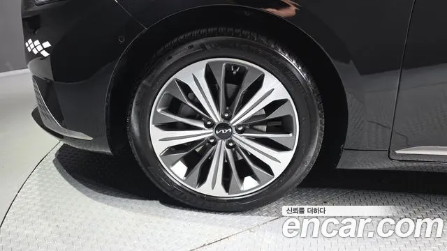 Kia K8 Hybrid — Фото автомобиля 5