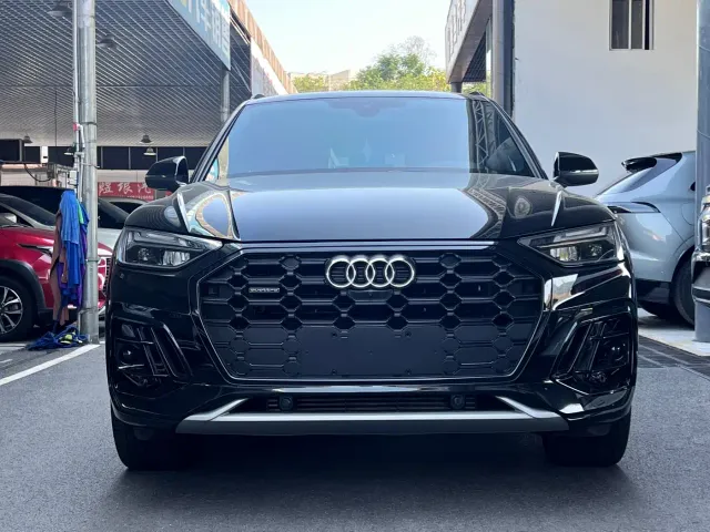 Audi Q5L — Фото автомобиля 2