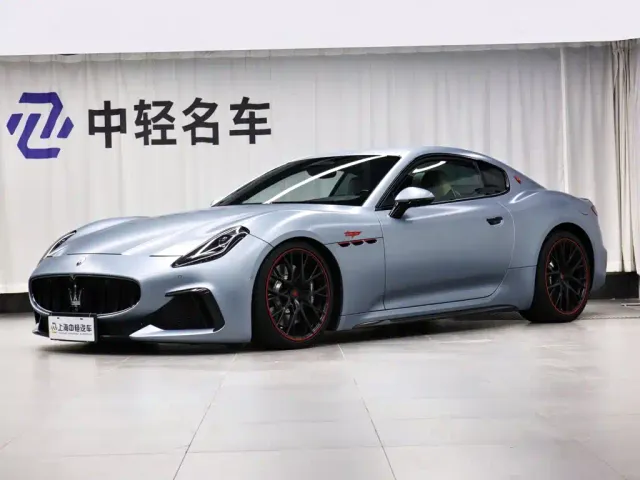 Фотография автомобиля — Maserati GranTurismo