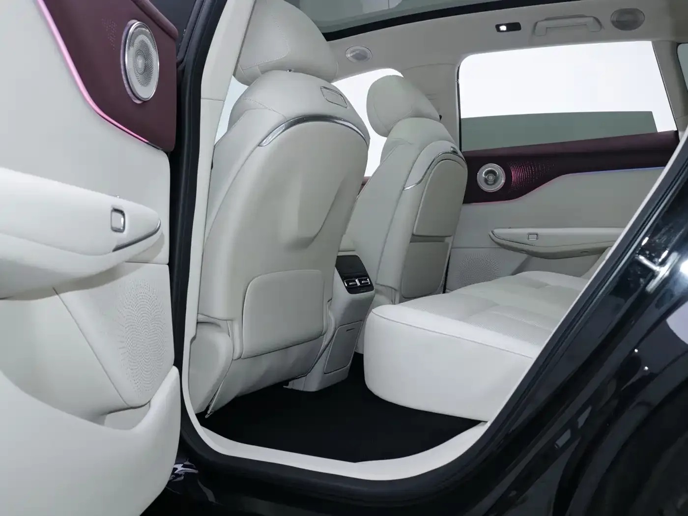 Voyah Auto Voyah Zhiyin 2025 Base — Фото автомобиля 6