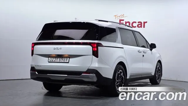 Kia Canival — Фото автомобиля 2