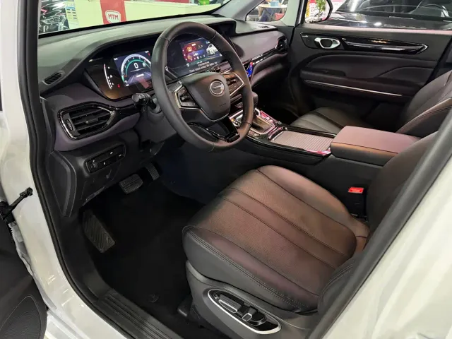 GAC Trumpchi M6 — Фото автомобиля 10