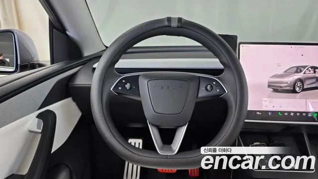Tesla Model Y — Фото автомобиля 18