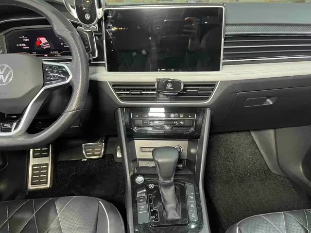 Volkswagen Tiguan L — Фото автомобиля 12