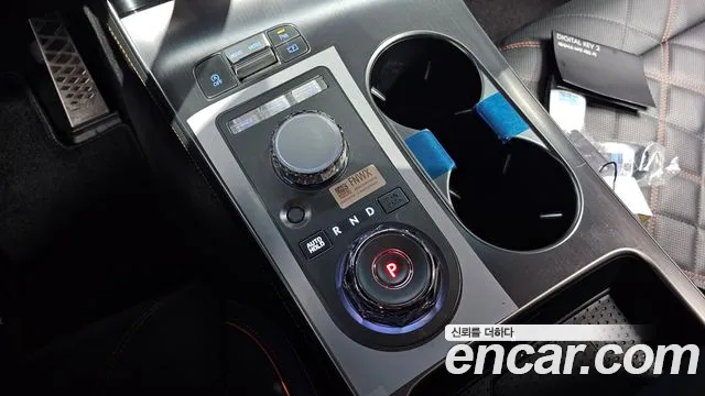Genesis GV70 — Фото автомобиля 9
