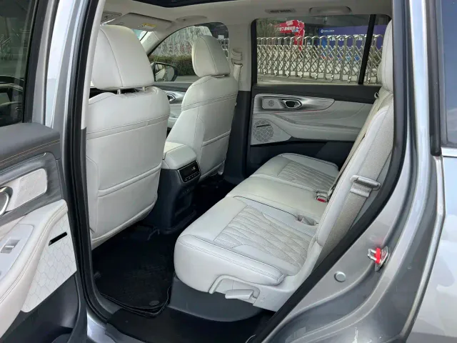 GAC Trumpchi GS8 — Фото автомобиля 16
