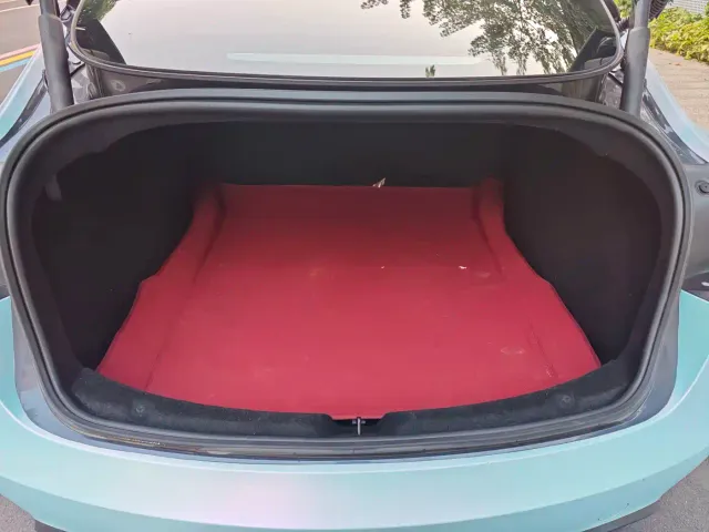 Tesla Model 3 — Фото автомобиля 26